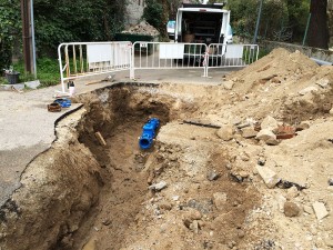 Obra de un colector de agua