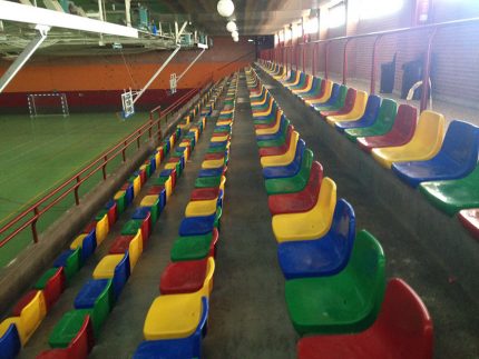 Imagen de la noticia Después de 25 años las gradas del polideportivo tienen asientos