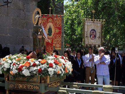 Imagen de la noticia Procesión y ofrenda floral