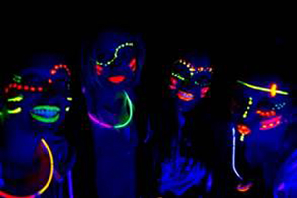 Imagen de la noticia Colores fluorescentes para la fiesta más joven