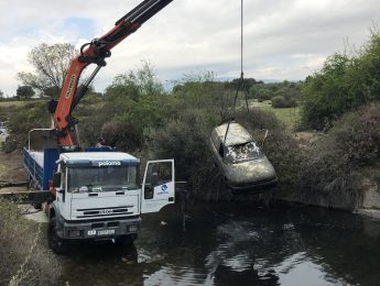 Imagen de la noticia Sacado un coche de una cantera de la Dehesa Municipal