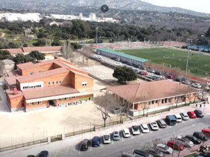 Imagen de la noticia La concejal de Educación, Ana Piñeiro envía una carta al consejero de Educación solicitando el arreglo urgente de la pista deportiva del Colegio Santa Quiteria