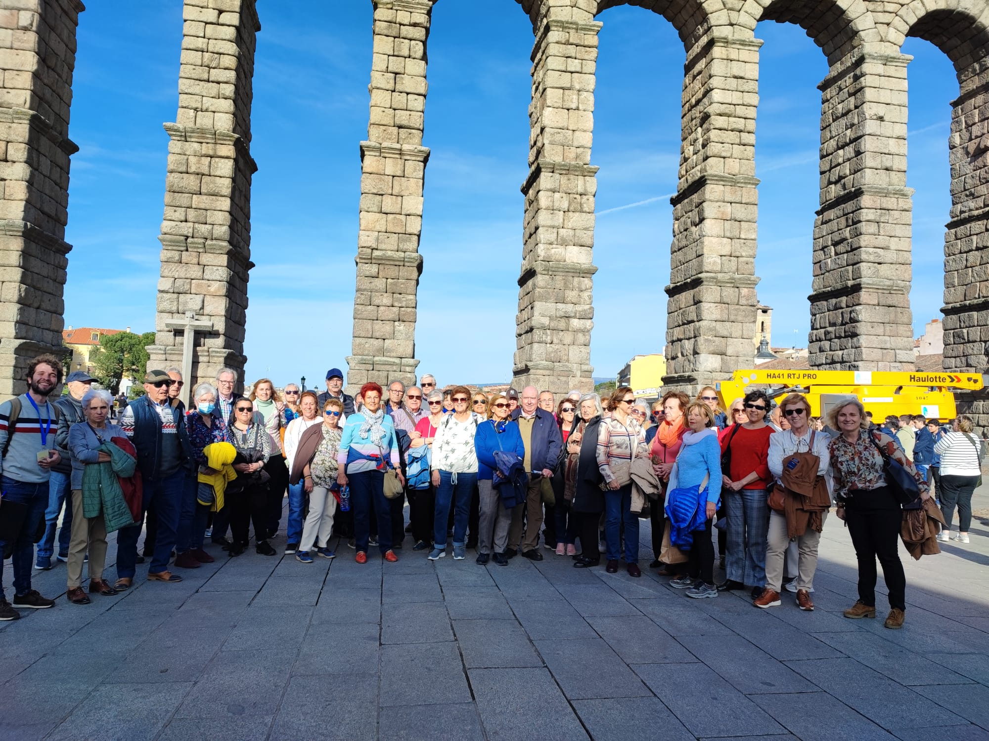 Imagen de la noticia Los vecinos de Alpedrete disfrutaron de una salida cultural a Segovia